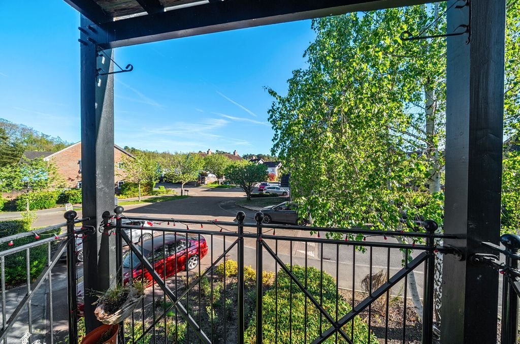 Property photo 1 of 10 1448276-14-69Ef16...
