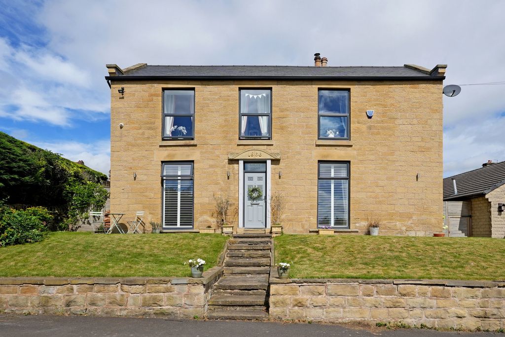 Property photo 1 of 40
