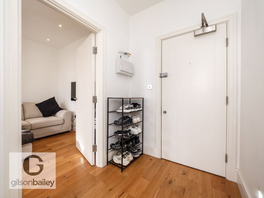 Property photo 2 of 19 10-44Eastgatehouse-20