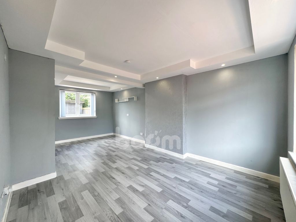 Property photo 2 of 24 Blairlands Drive, Dalry Lounge Pic