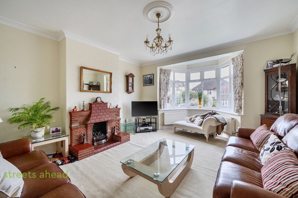 Property photo 2 of 21 6Acc31c1-E4A7-4d8...