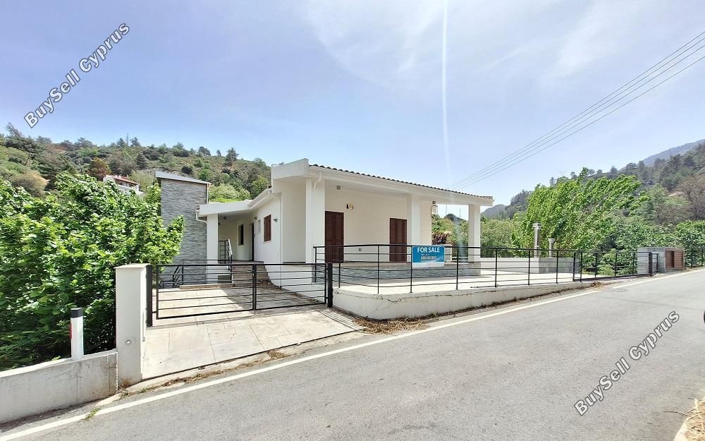 Property photo 2 of 33