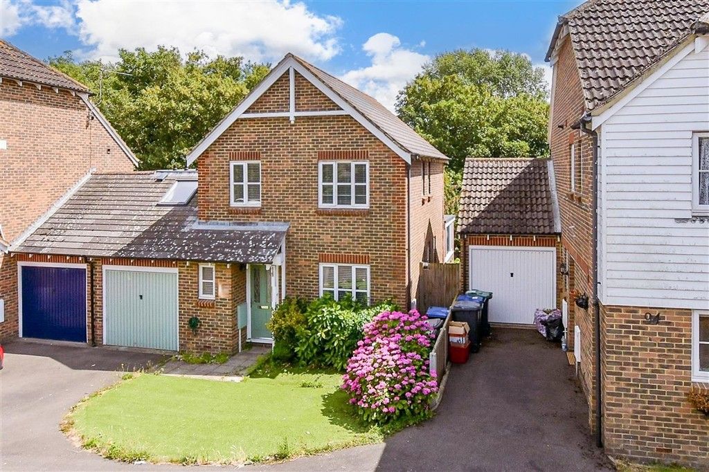 Property photo 3 of 14 Front External (Web)