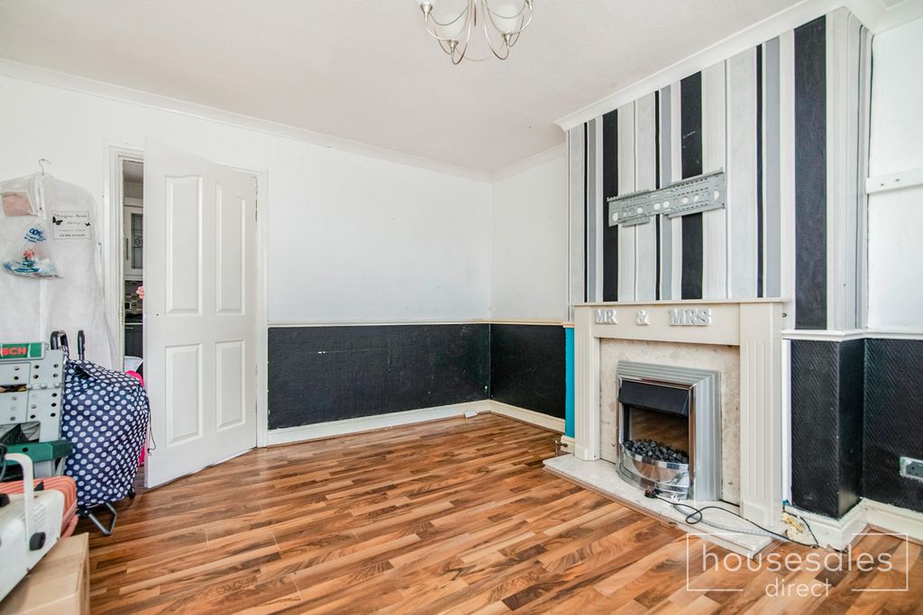 Property photo 2 of 16