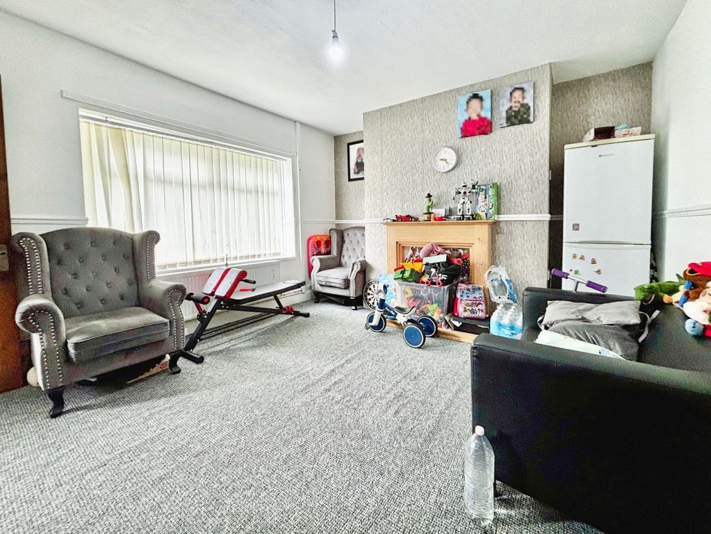 Property photo 2 of 11