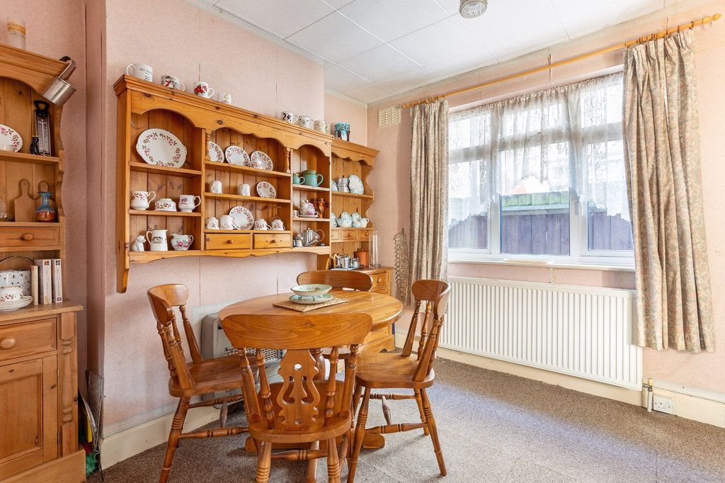 Property photo 2 of 12 Dining Room