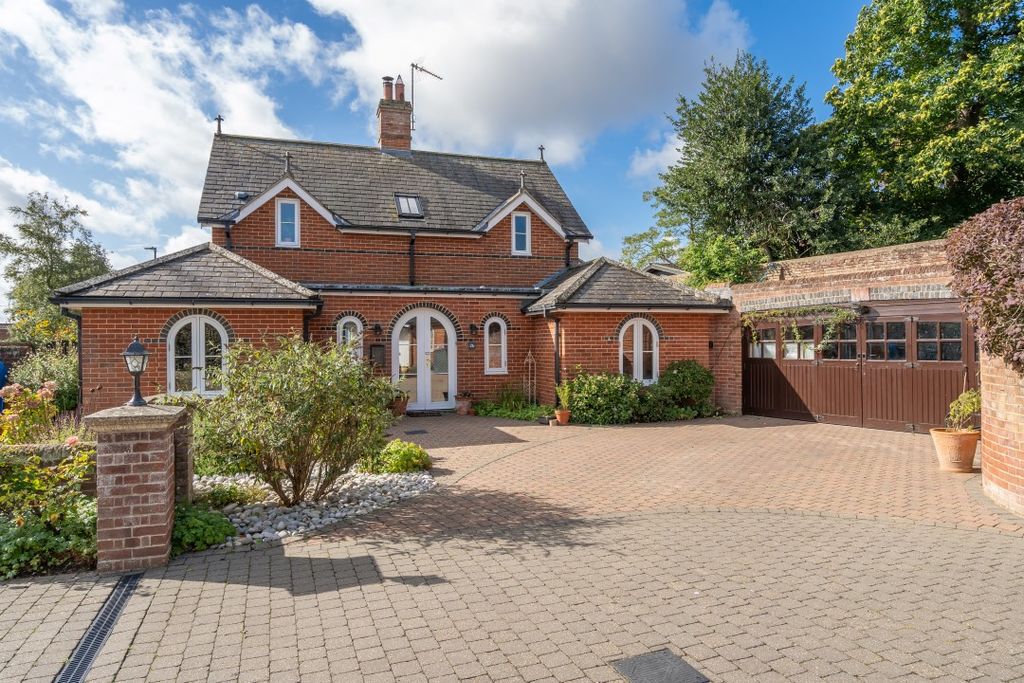 Property photo 1 of 23