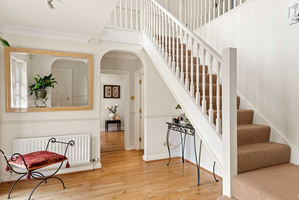 Property photo 3 of 25