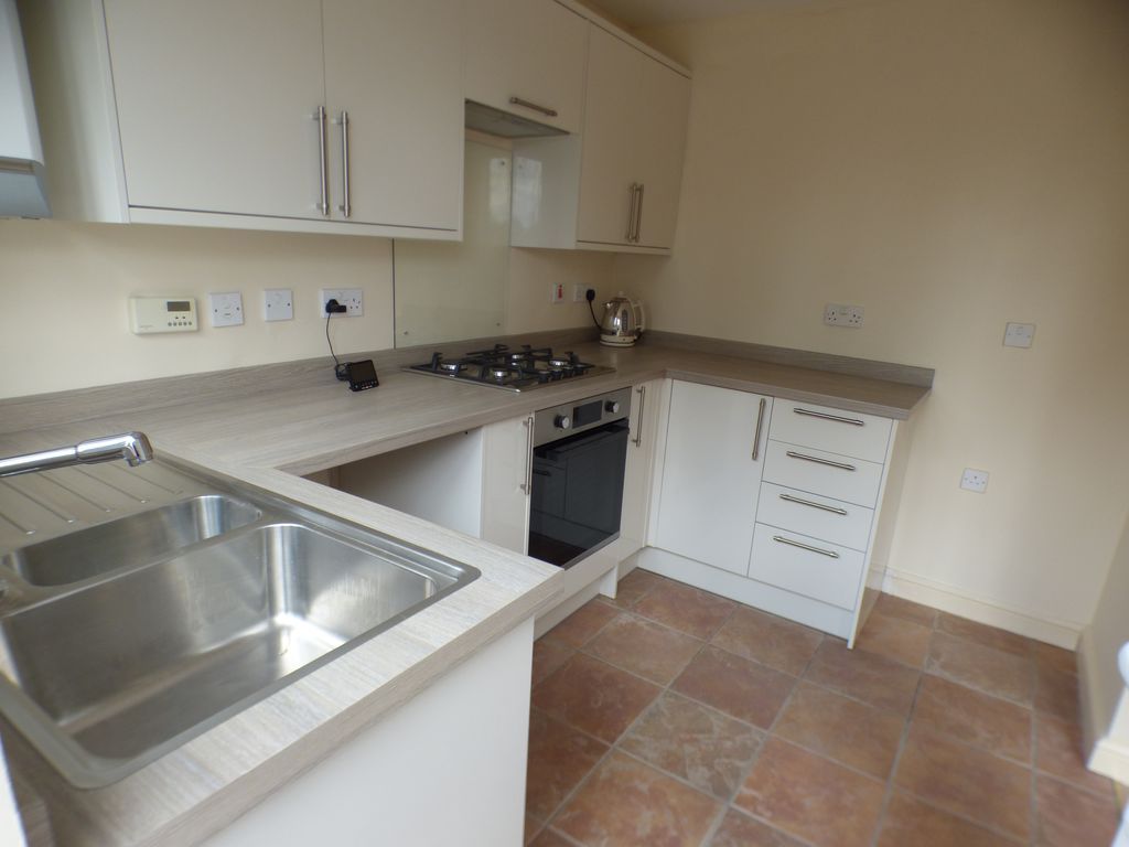 Property photo 2 of 19 Kitchen