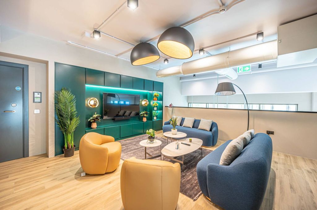 Property photo 3 of 23