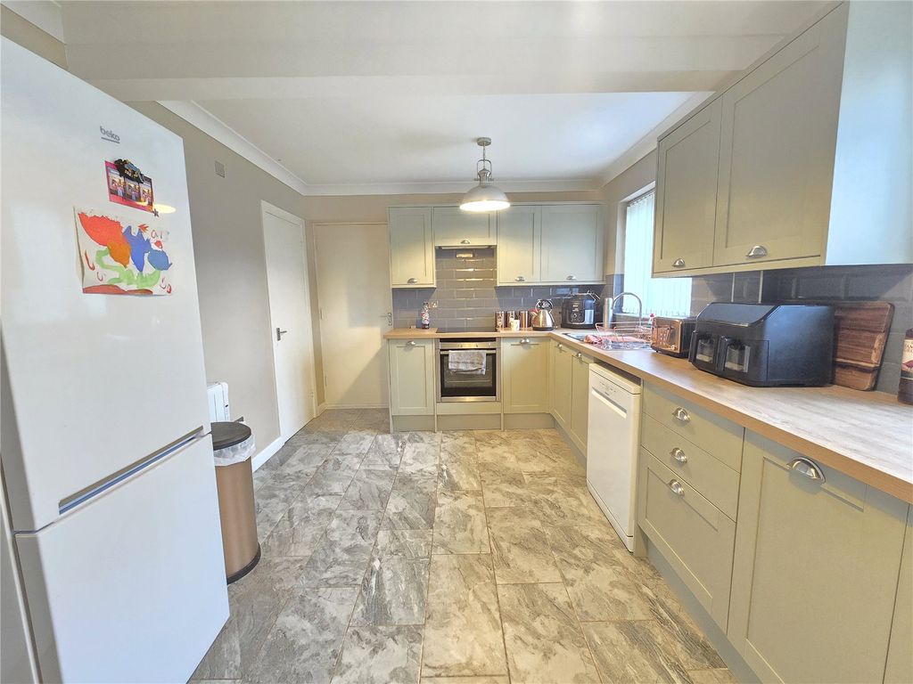 Property photo 2 of 17 Picture No. 04