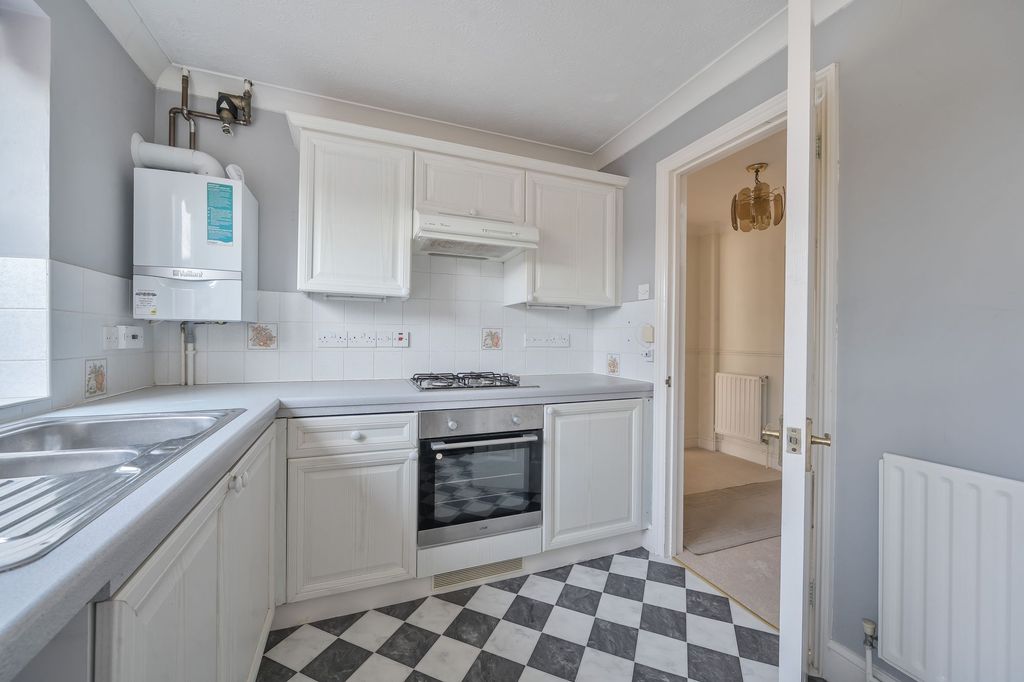 Property photo 3 of 15 Kitchen