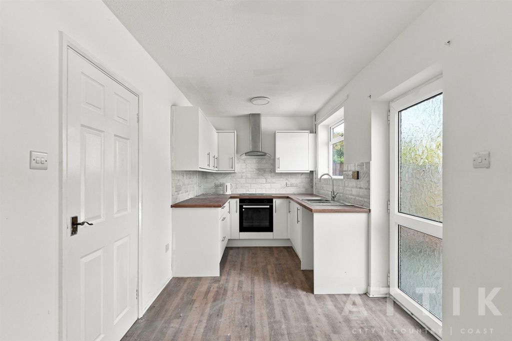 Property photo 3 of 22 Pilling_Park_008.Jpg