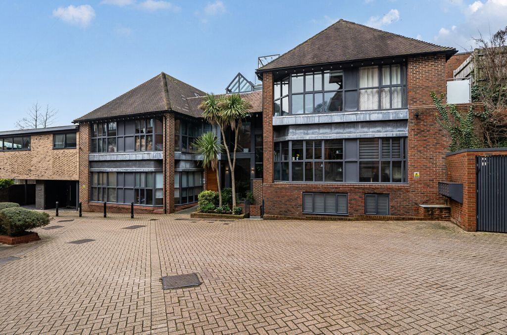 Property photo 1 of 10 1403941-20-6977A3...