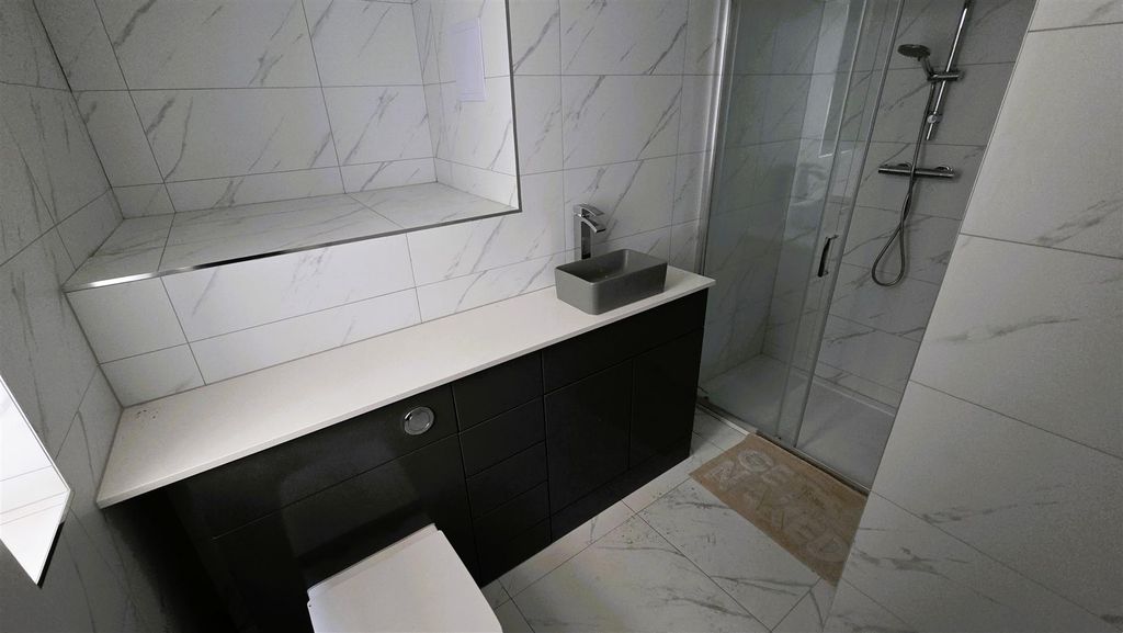 Property photo 3 of 6 Bathroom