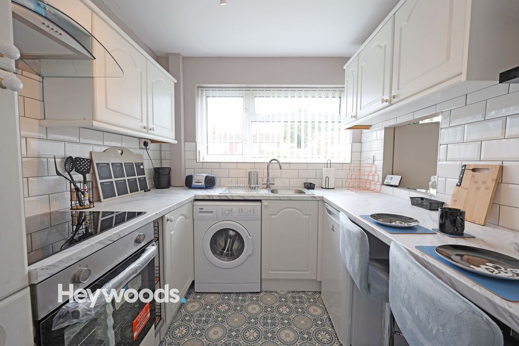 Property photo 3 of 32