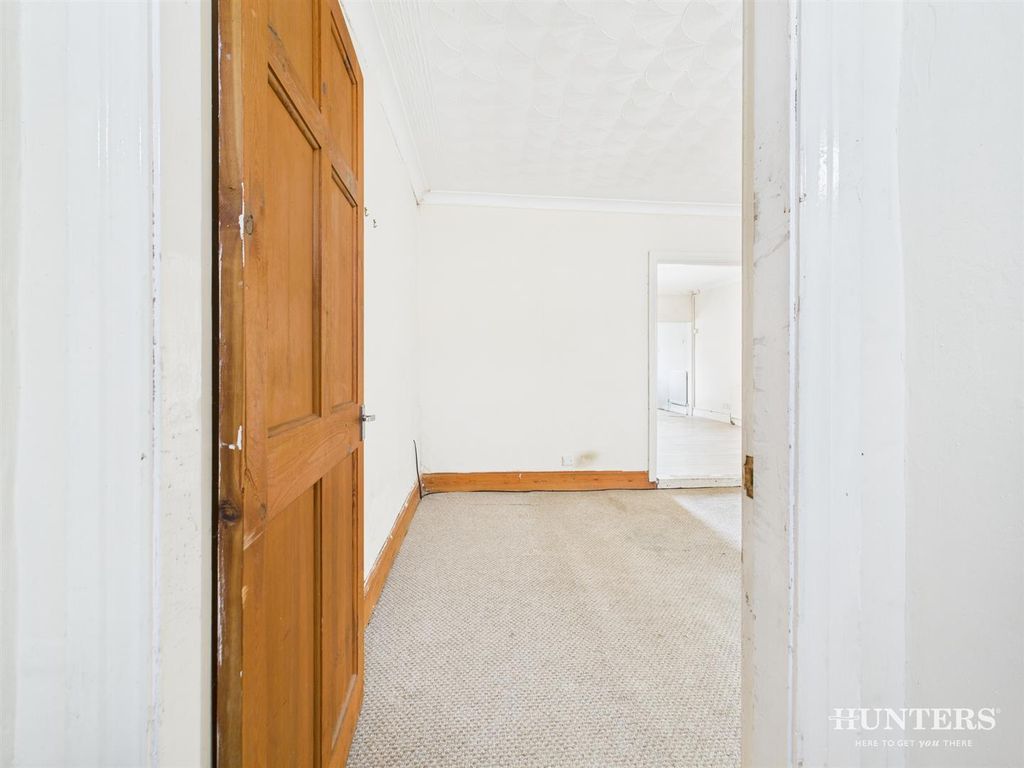 Property photo 2 of 21 Cam03792G0-Pr0260-Still001.Jpg