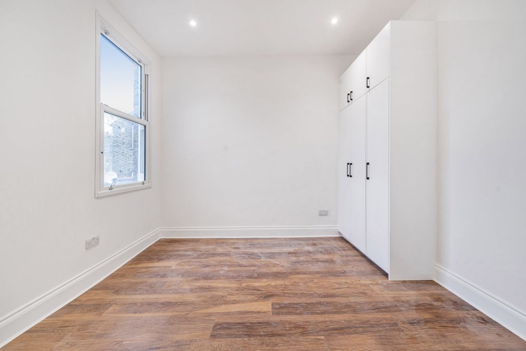 Property photo 2 of 6 1078990 (2)