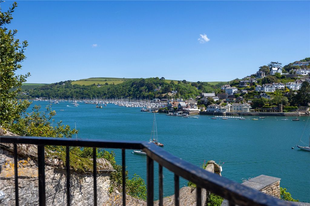 Property photo 2 of 21 Kingswear Views