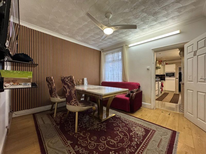 Property photo 3 of 12 Photo 4