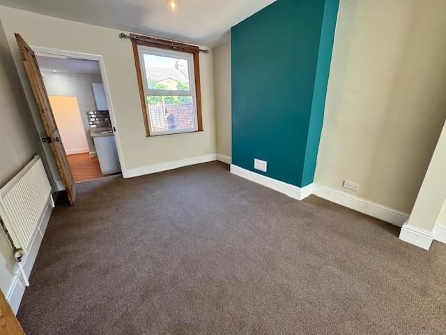 Property photo 3 of 12 36 Nortcoate 3.Jpg