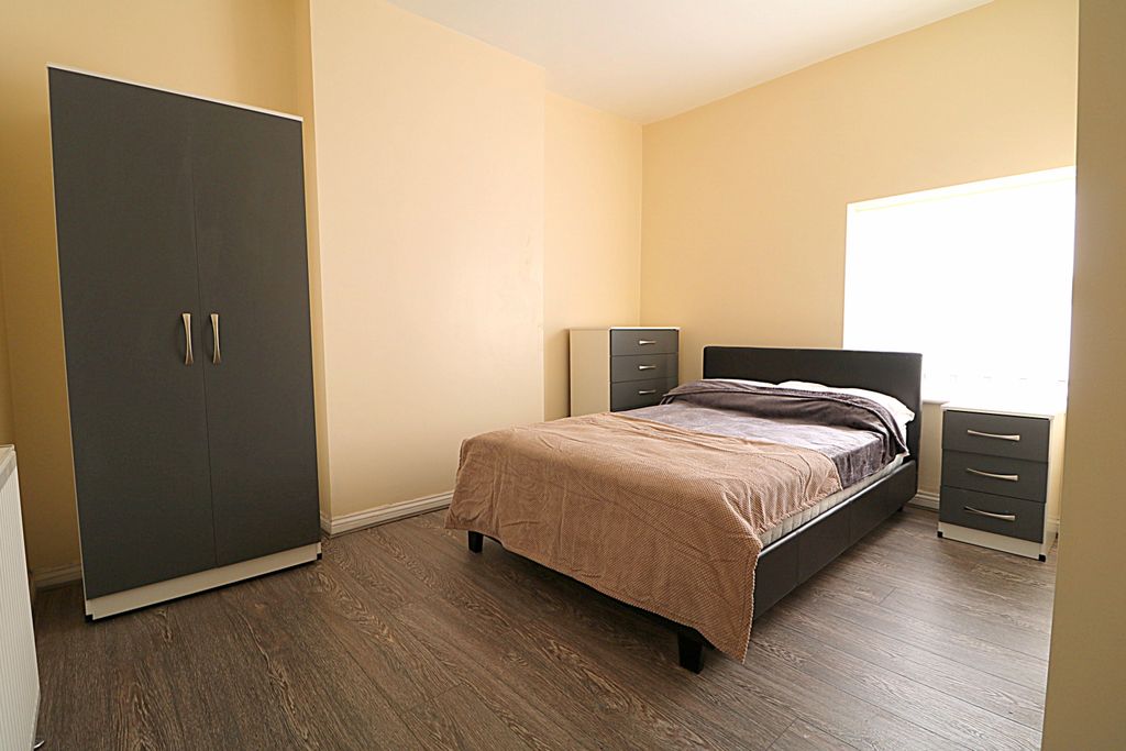 Property photo 1 of 4