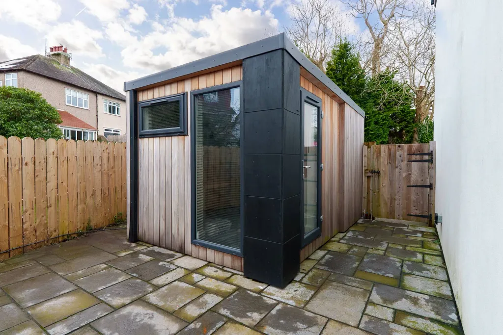 Property photo 3 of 25