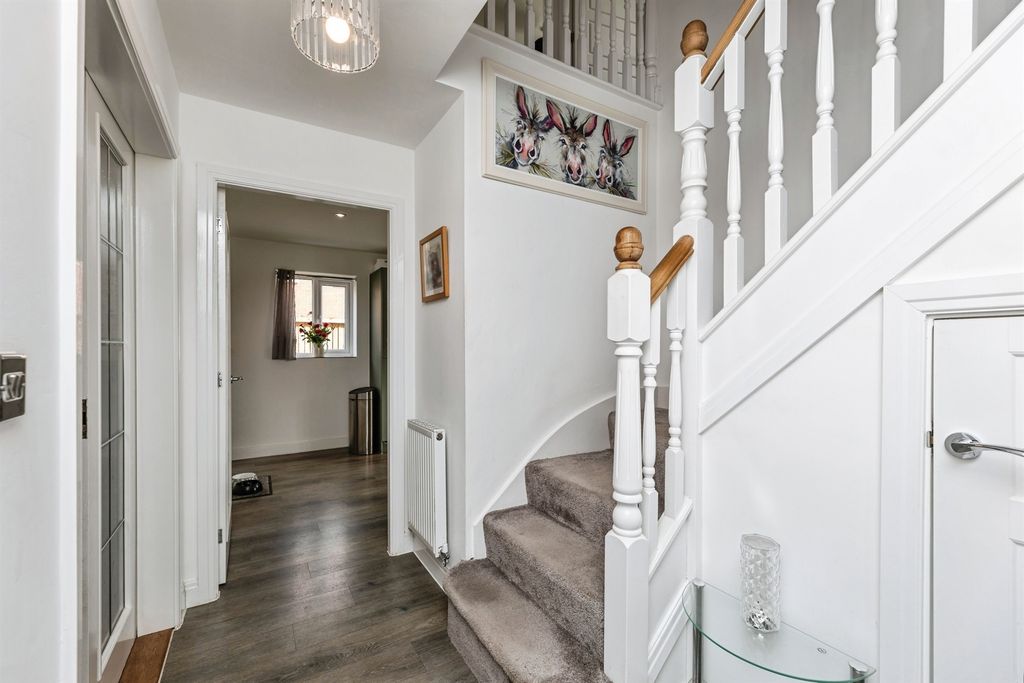 Property photo 3 of 24