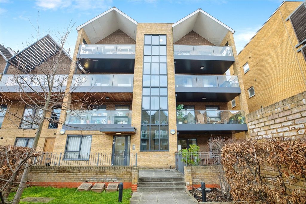 Property photo 3 of 21 Picture No. 14