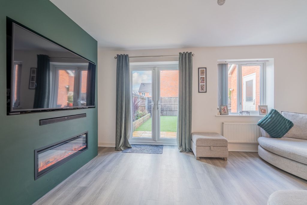 Property photo 3 of 18 3919442