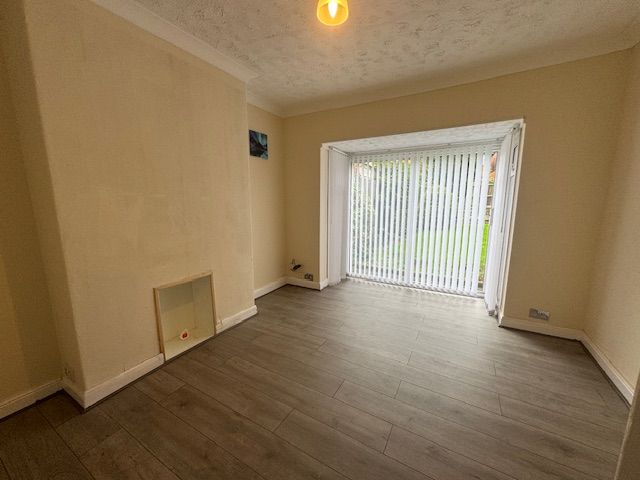Property photo 3 of 9 Dining Room