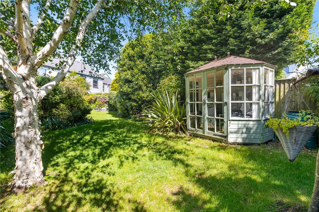 Property photo 3 of 14 Garden