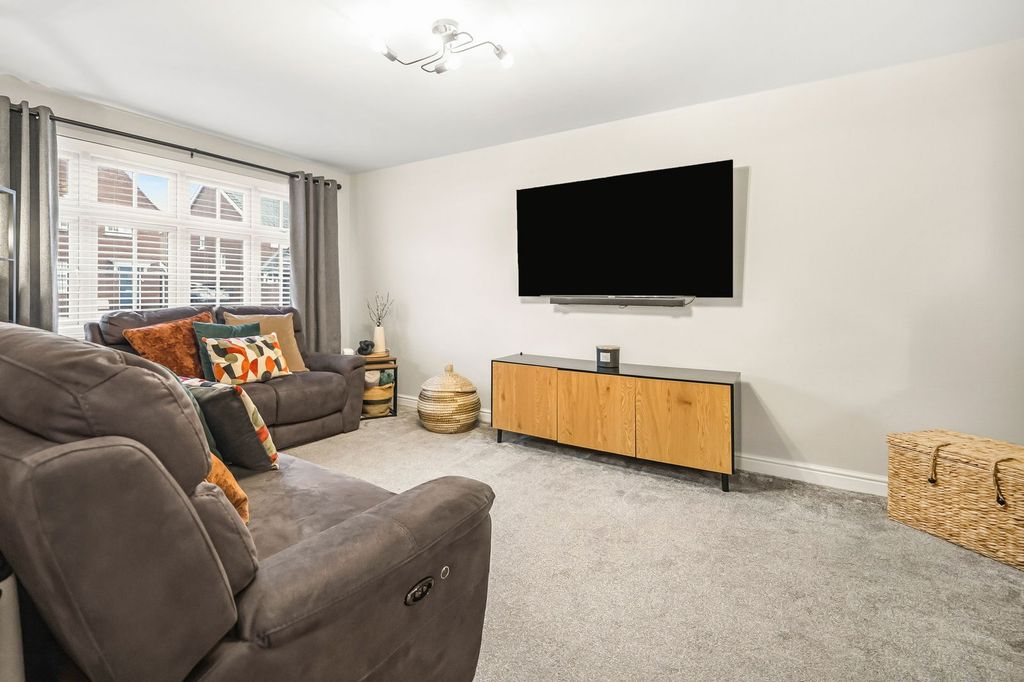 Additional image 4 of 3 bed semi-detached house for saleIvy Close, Trelewis, Treharris CF46