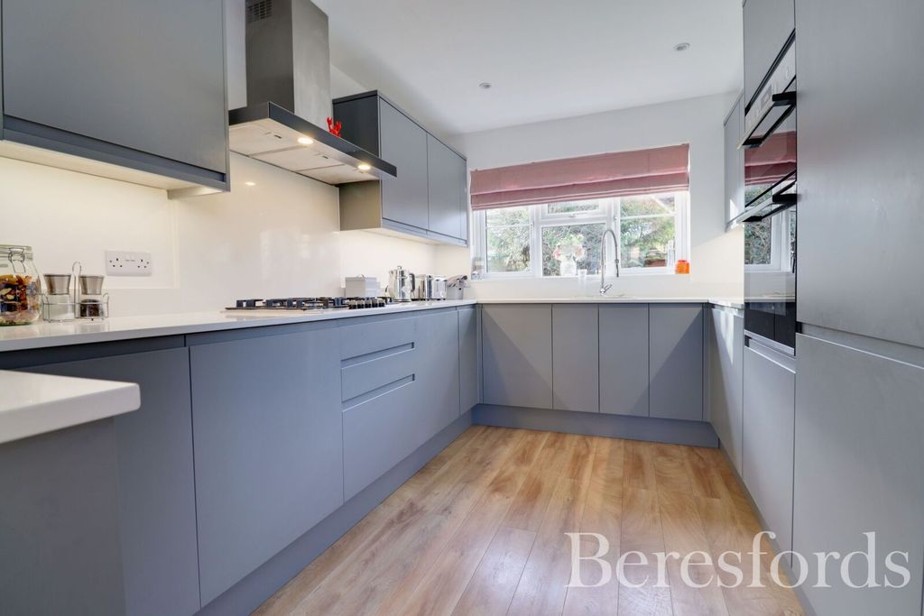 Property photo 3 of 21 Picture 3