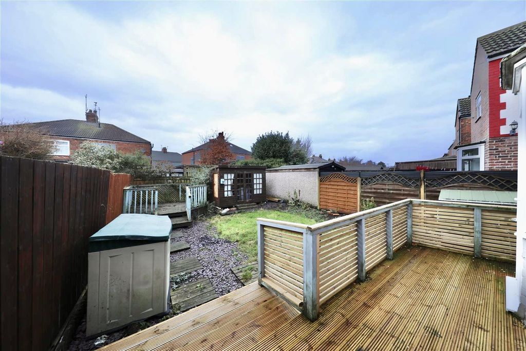 Property photo 3 of 21 Outside