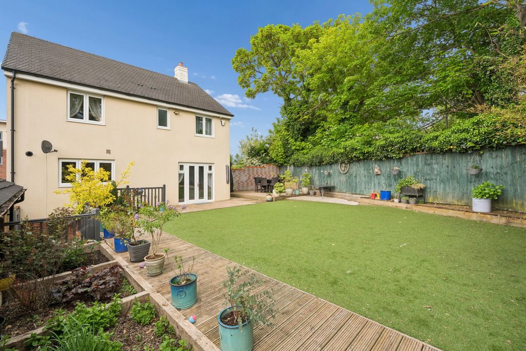 Property photo 3 of 35