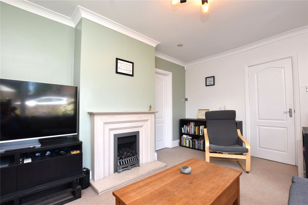Property photo 3 of 25 Picture No. 12