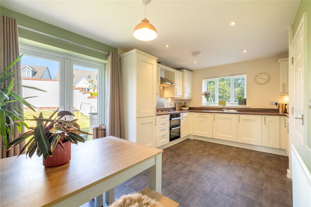 Property photo 3 of 23 Picture No. 16