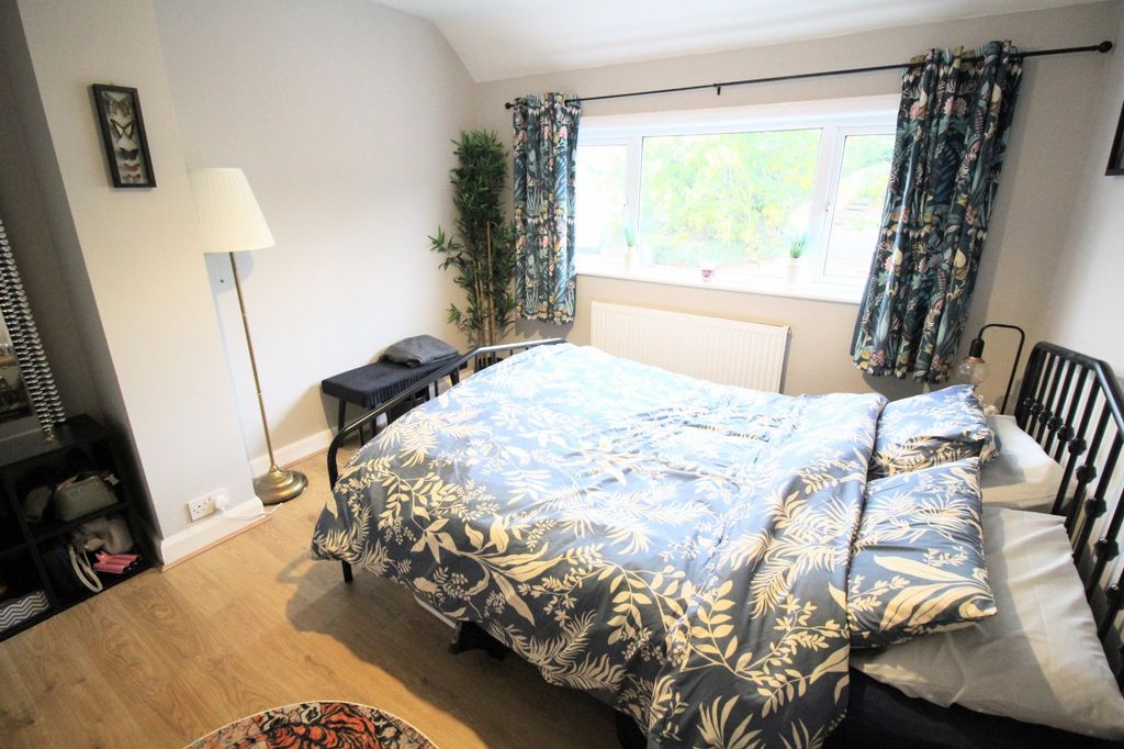 Property photo 3 of 21 Bedroom 1