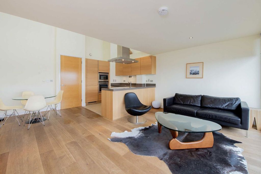 Property photo 2 of 6