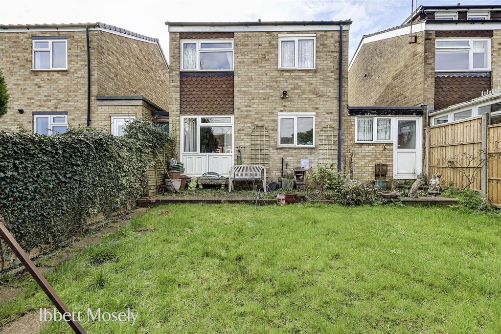 Property photo 1 of 9 16 Back.Jpg