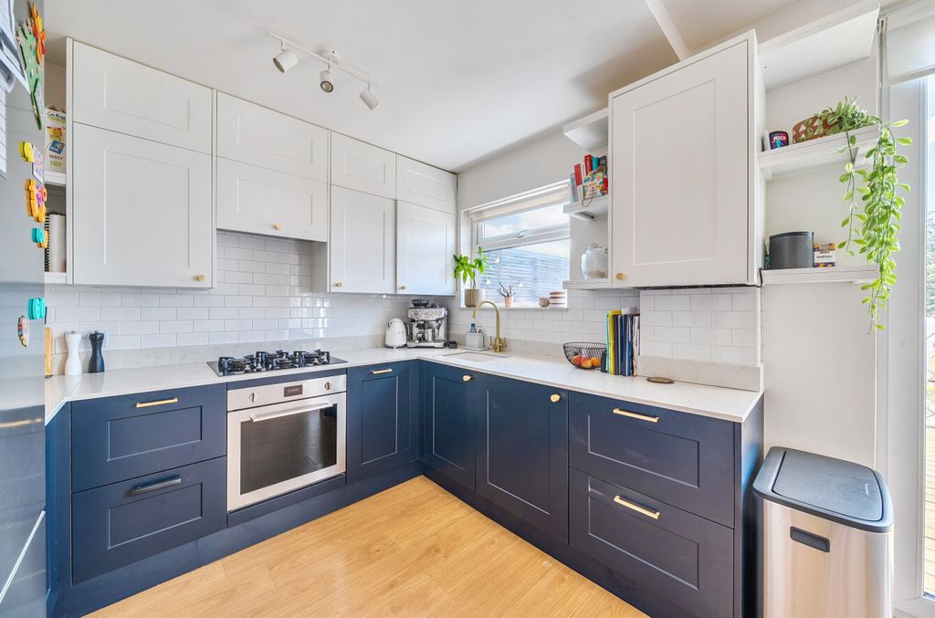 Property photo 3 of 16 1500916-10-6A7345...