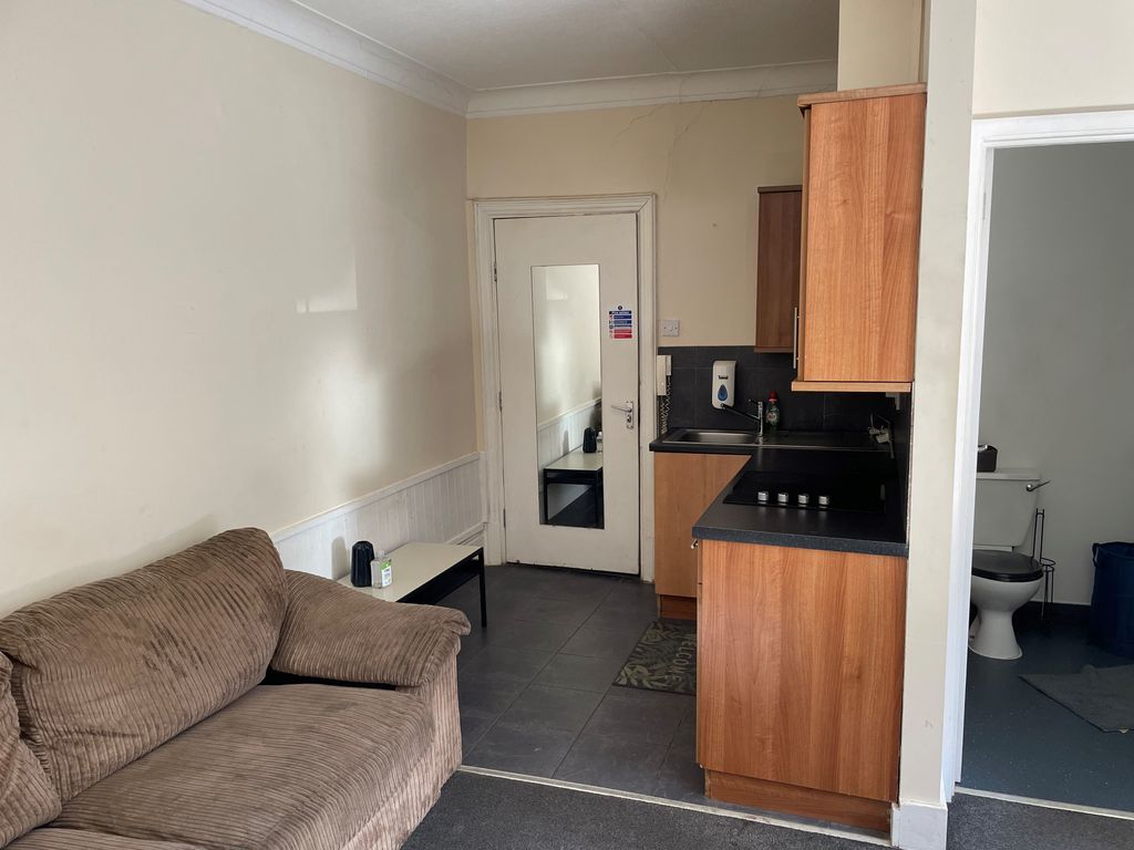 Property photo 1 of 5