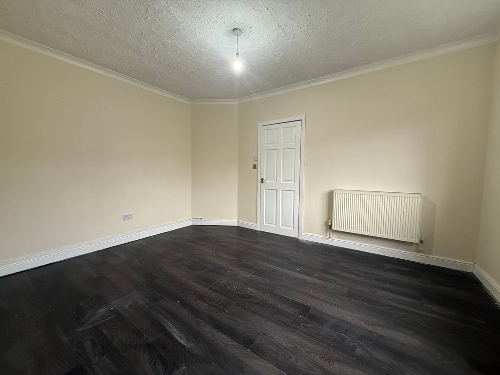 Property photo 3 of 17 Image