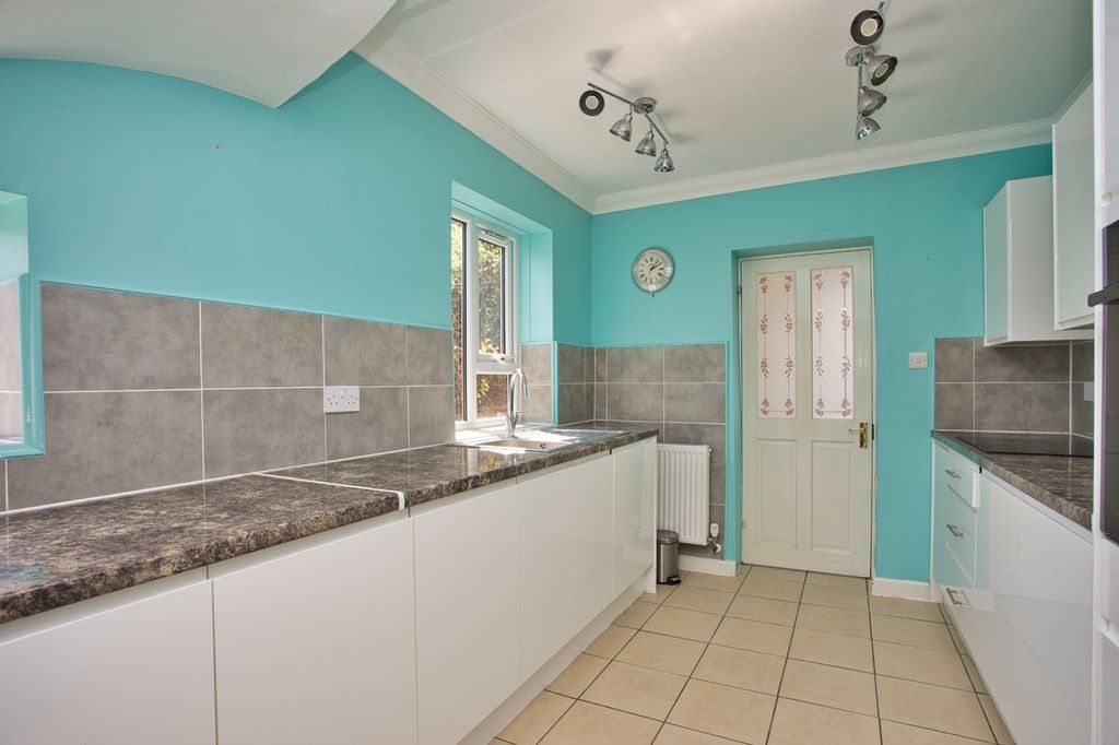 Property photo 3 of 12 Picture 3