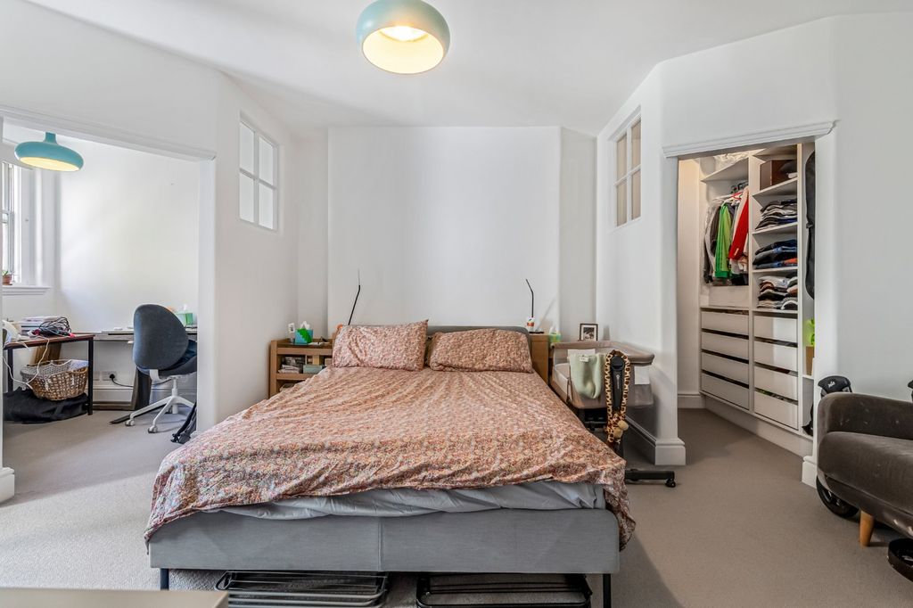 Property photo 3 of 11 Bedroom