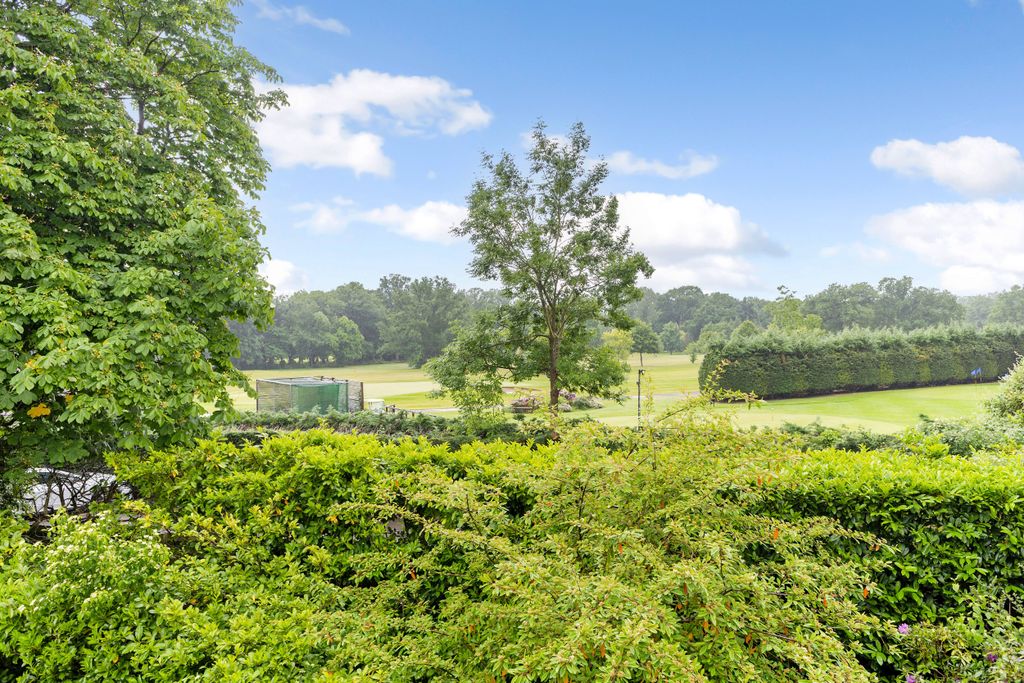 Property photo 3 of 25