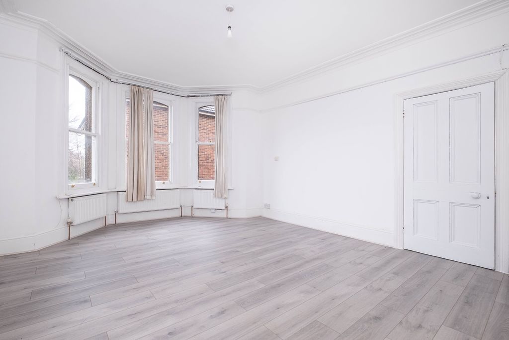 Property photo 2 of 7 4