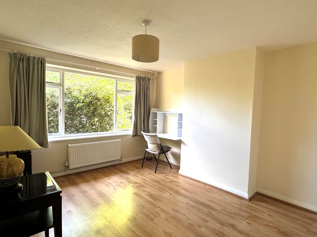 Property photo 3 of 16 54 Nobles Way - Lge