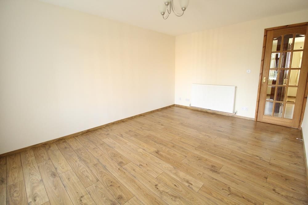 Property photo 3 of 10 Lounge